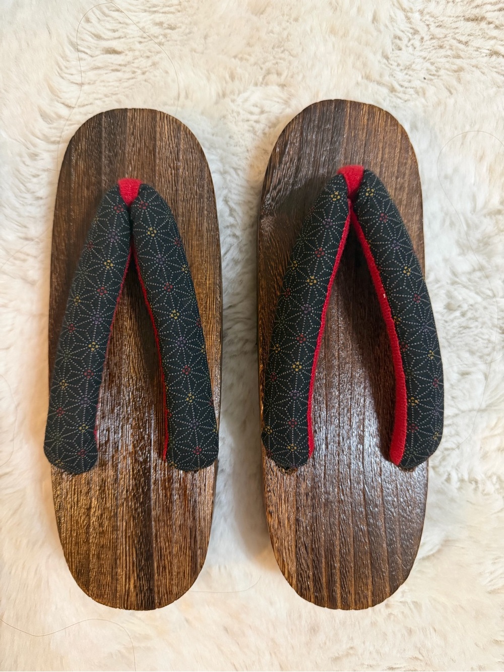 NEW! Handcrafted Wooden Geta Sandals with Black & Red Straps size 5/6